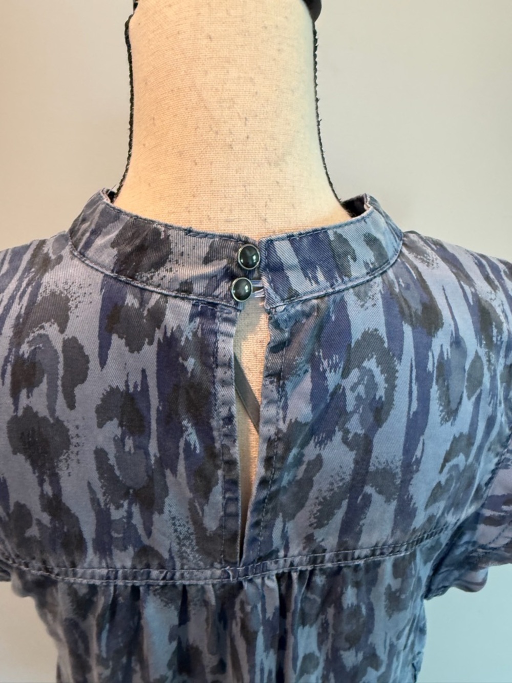 Anthropologie Jenee Tiered Animal Print Blue Pleated Dress Women’s size Medium - Picture 5 of 9